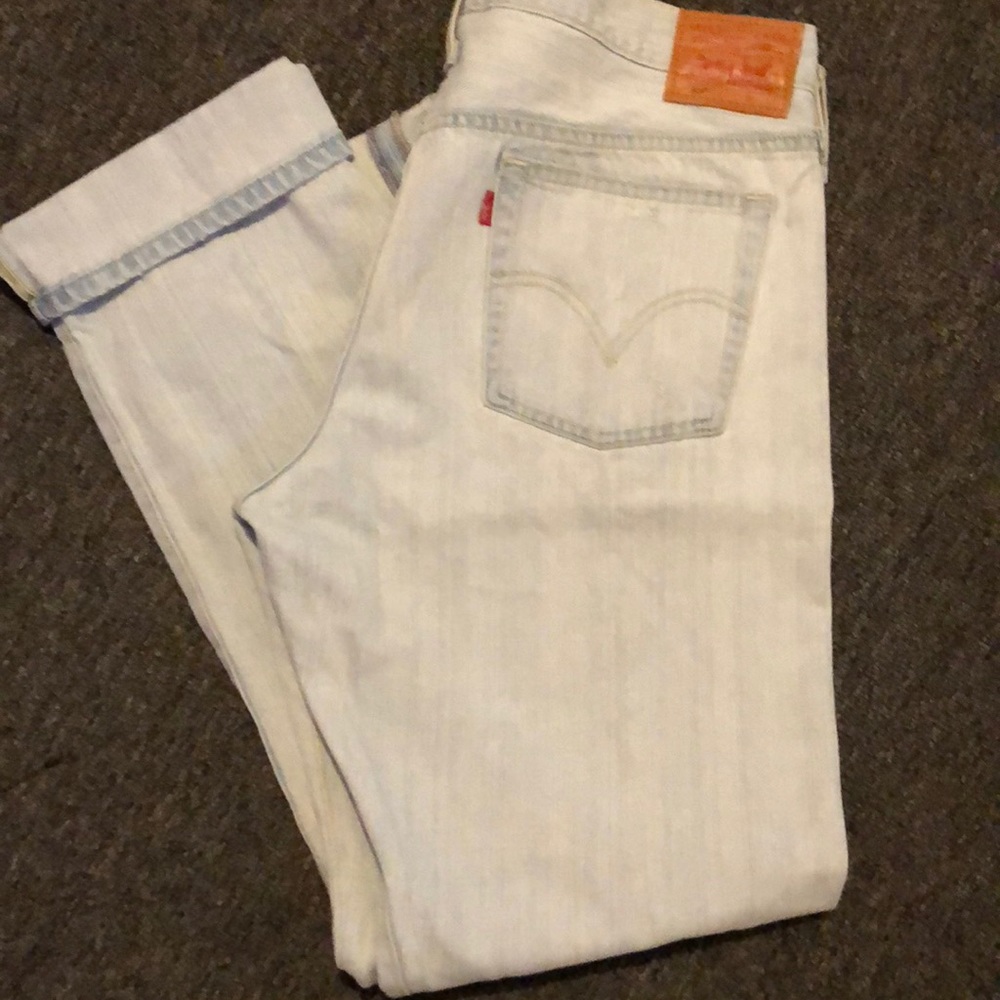 Levi 501 distressed Jean's size 16w